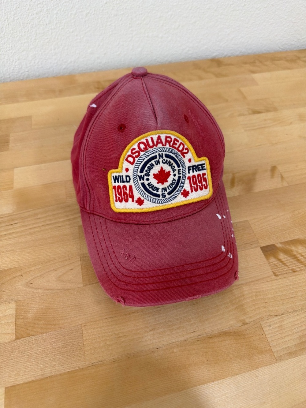 Dsquared2 men’s red distressed hat. Size Universal